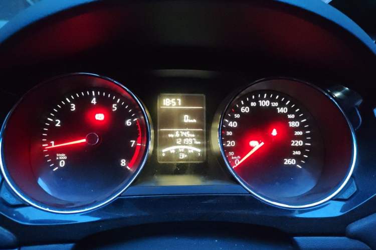 Used Volkswagen Sagitar 2018 1.6L Manual Comfort Model Instrument Cluster