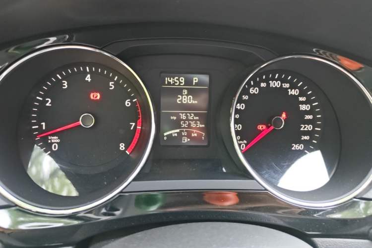 Used Volkswagen Sagitar 2018 1.6L Automatic Comfort Model Instrument Cluster