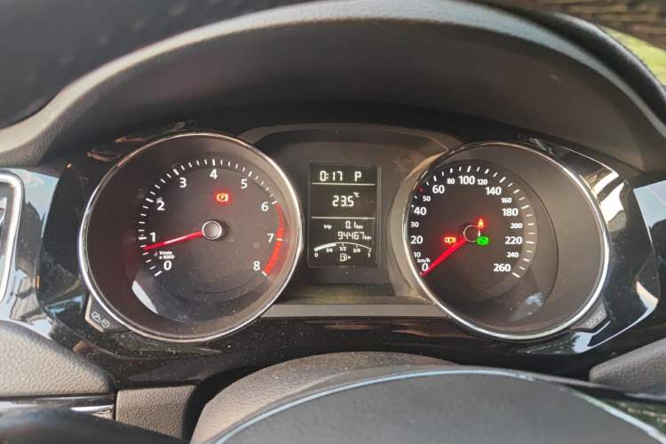 Used Volkswagen Sagitar 2018 1.6L Automatic Comfort Model Instrument Cluster