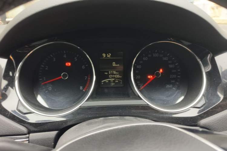 Used Volkswagen Sagitar 2018 1.6L Manual Comfort Model Instrument Cluster