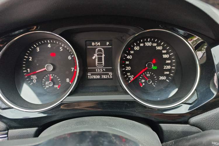 Used Volkswagen Sagitar 2018 280TSI DSG Ignite Edition Instrument Cluster