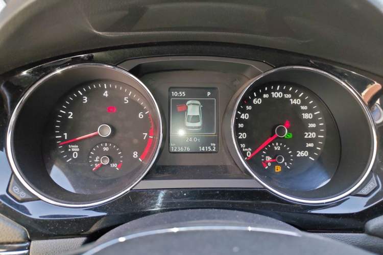 Used Volkswagen Sagitar 2018 280TSI DSG Luxury Model Instrument Cluster