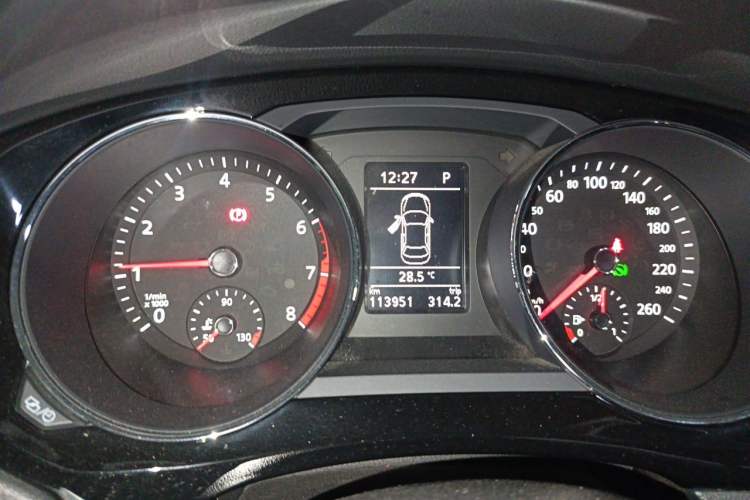 Used Volkswagen Sagitar 2018 280TSI DSG Comfort Model Instrument Cluster