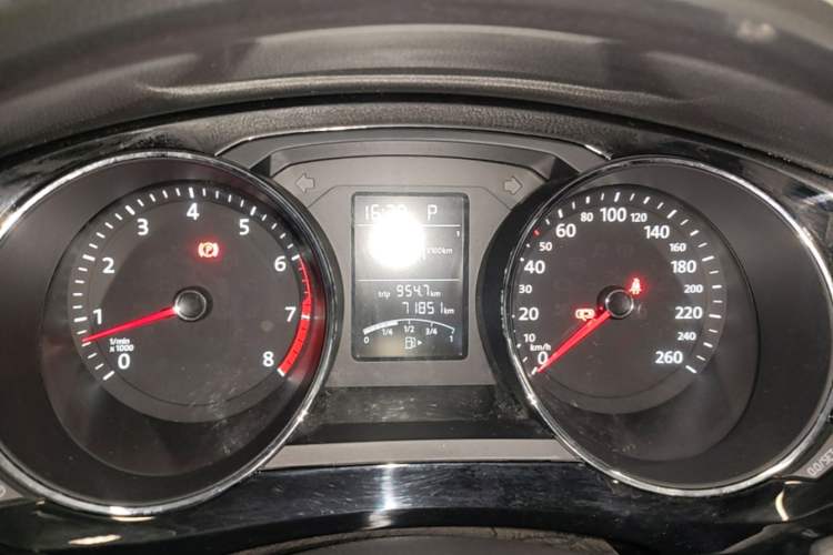 Used Volkswagen Sagitar 2018 1.6L Automatic Comfort Model Instrument Cluster
