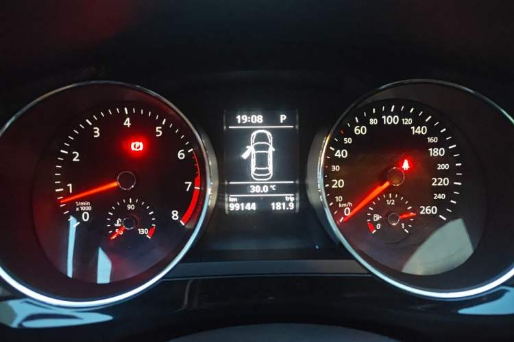 Used Volkswagen Sagitar 2018 280TSI DSG Comfort Model Instrument Cluster