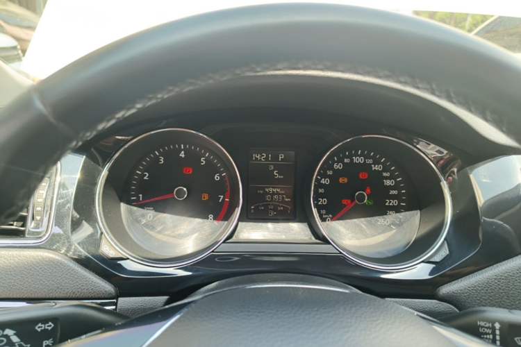 Used Volkswagen Sagitar 2018 1.6L Automatic Comfort Model Instrument Cluster