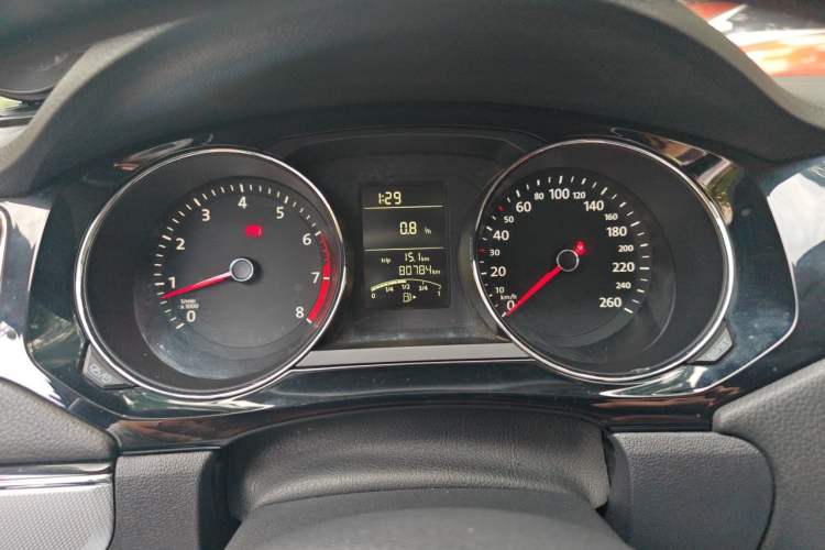 Used Volkswagen Sagitar 2018 1.6L Manual Comfort Model Instrument Cluster