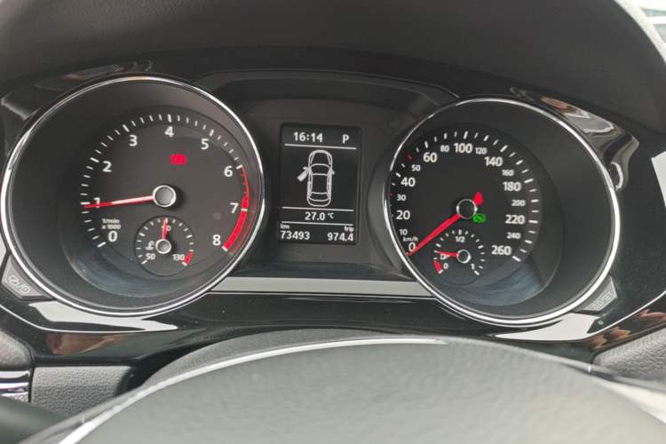 Used Volkswagen Sagitar 2018 180TSI DSG Prestige Edition Instrument Cluster