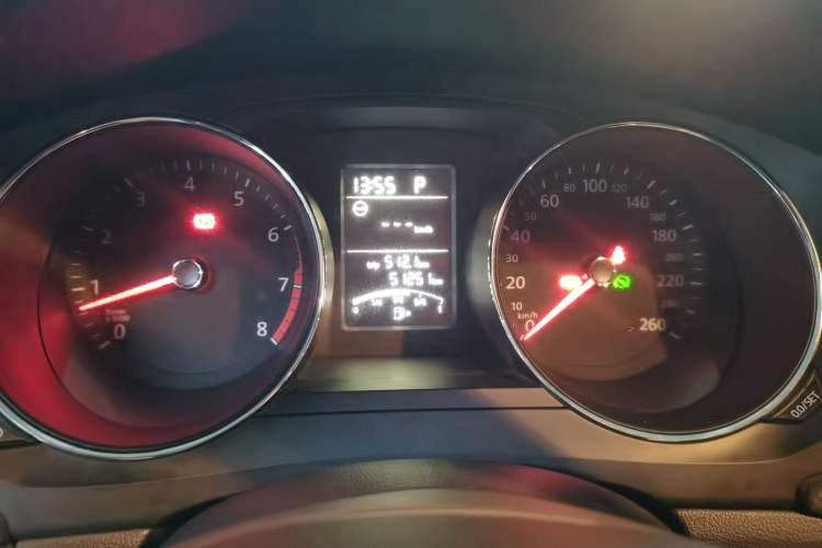 Used Volkswagen Sagitar 2018 1.6L Automatic Fashion Model Instrument Cluster
