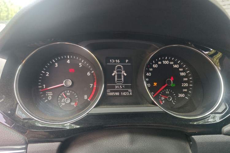 Used Volkswagen Sagitar 2018 180TSI DSG Prestige Edition Instrument Cluster