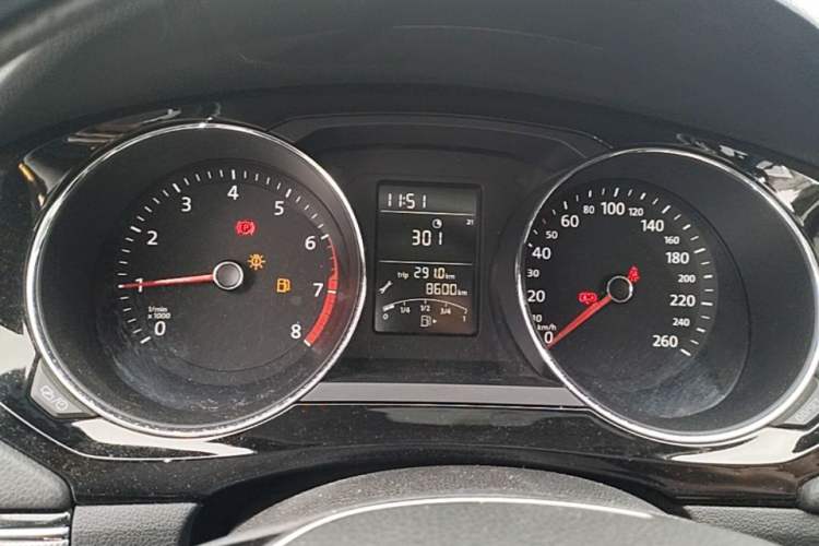 Used Volkswagen Sagitar 2018 1.6L Manual Comfort Model Instrument Cluster