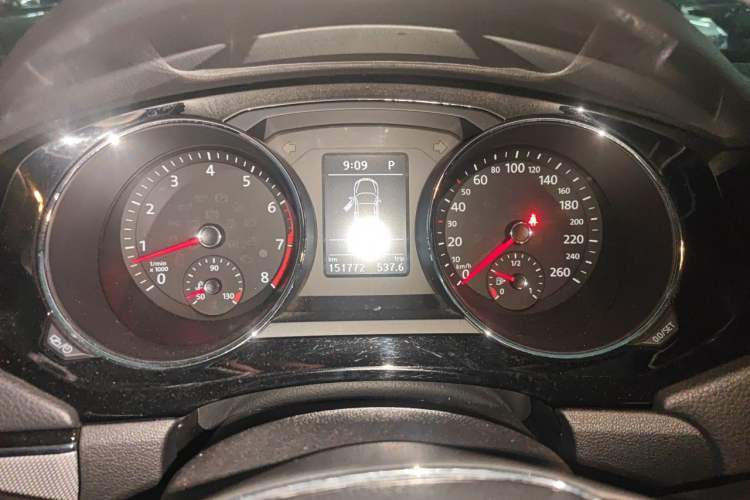 Used Volkswagen Sagitar 2018 180TSI DSG Prestige Edition Instrument Cluster