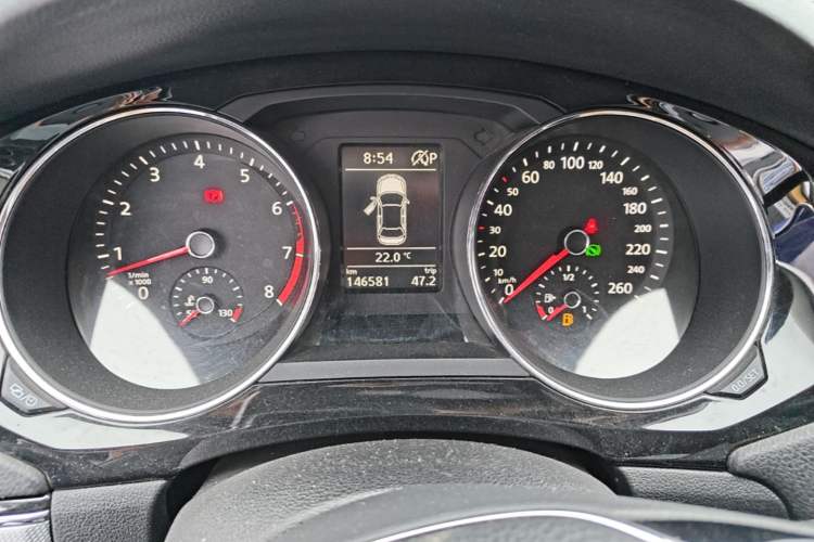 Used Volkswagen Sagitar 2018 280TSI DSG Comfort Model Instrument Cluster