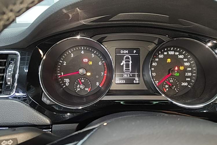 Used Volkswagen Sagitar 2018 180TSI DSG Prestige Edition Instrument Cluster