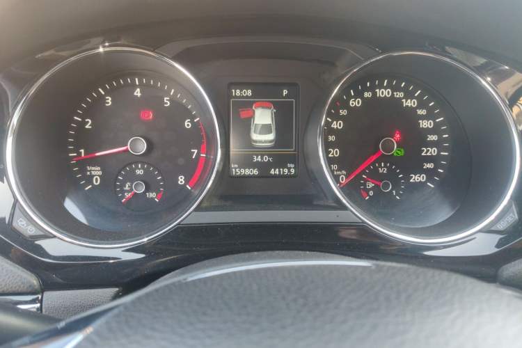 Used Volkswagen Sagitar 2018 280TSI DSG Luxury Model Instrument Cluster