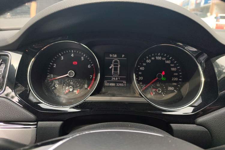 Used Volkswagen Sagitar 2018 280TSI DSG Comfort Model Instrument Cluster