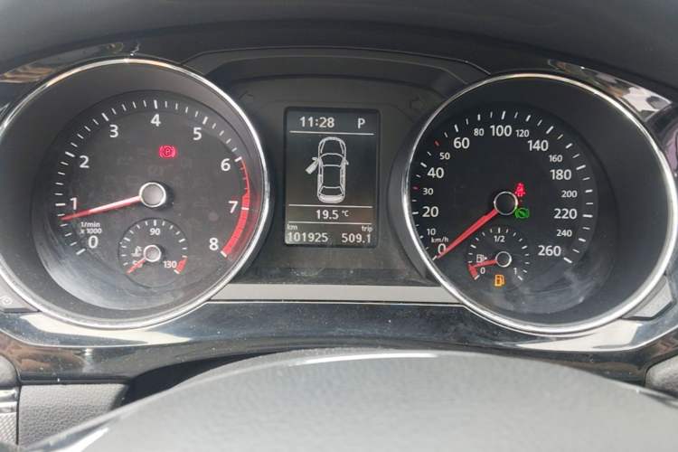 Used Volkswagen Sagitar 2018 280TSI DSG Ignite Edition Instrument Cluster