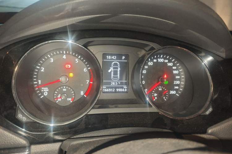 Used Volkswagen Sagitar 2018 180TSI DSG Prestige Edition Instrument Cluster