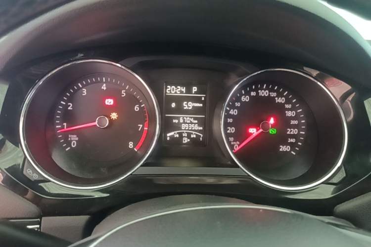 Used Volkswagen Sagitar 2018 1.6L Automatic Comfort Model Instrument Cluster