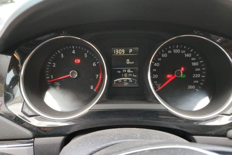 Used Volkswagen Sagitar 2018 1.6L Automatic Comfort Model Instrument Cluster