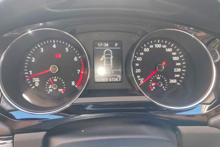 Used Volkswagen Sagitar 2018 280TSI DSG Ignite Edition Instrument Cluster