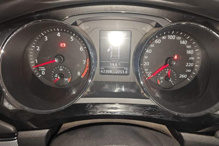 Used Volkswagen Sagitar 2018 280TSI DSG Ignite Edition Instrument Cluster