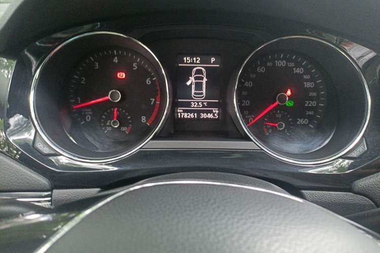 Used Volkswagen Sagitar 2018 280TSI DSG Ignite Edition Instrument Cluster
