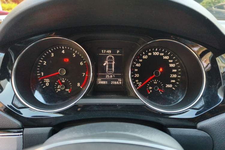 Used Volkswagen Sagitar 2018 280TSI DSG Comfort Model Instrument Cluster