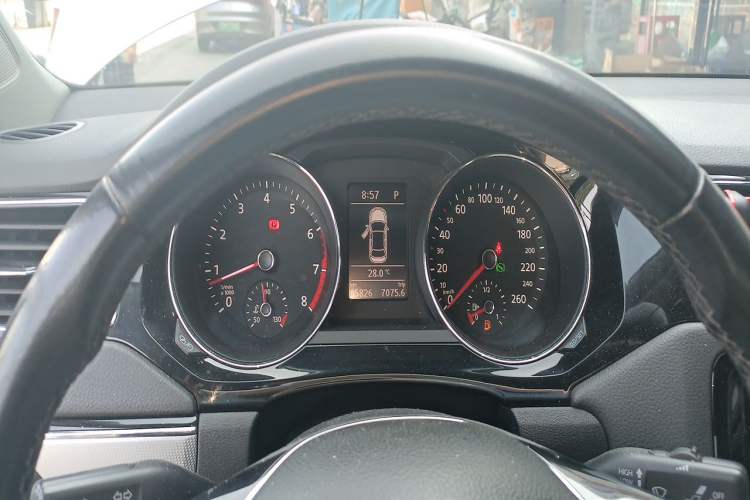 Used Volkswagen Sagitar 2018 280TSI DSG Comfort Model Instrument Cluster