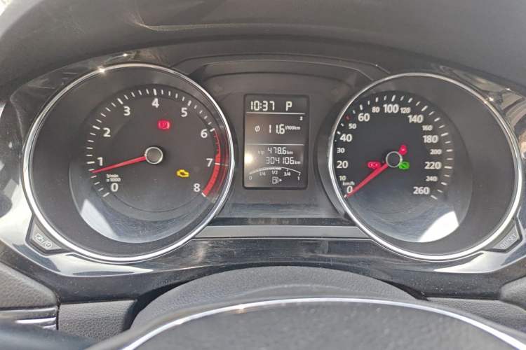Used Volkswagen Sagitar 2018 1.6L Automatic Comfort Model Instrument Cluster