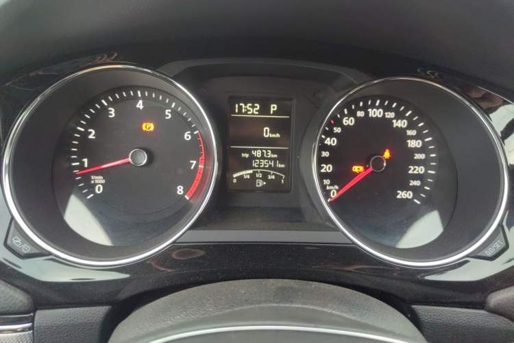 Used Volkswagen Sagitar 2018 1.6L Automatic Comfort Model Instrument Cluster