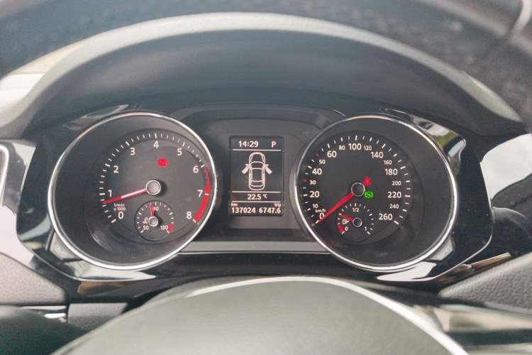 Used Volkswagen Sagitar 2018 280TSI DSG Ignite Edition Instrument Cluster