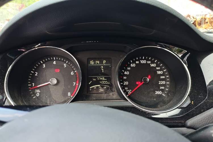 Used Volkswagen Sagitar 2018 1.6L Automatic Comfort Model Instrument Cluster