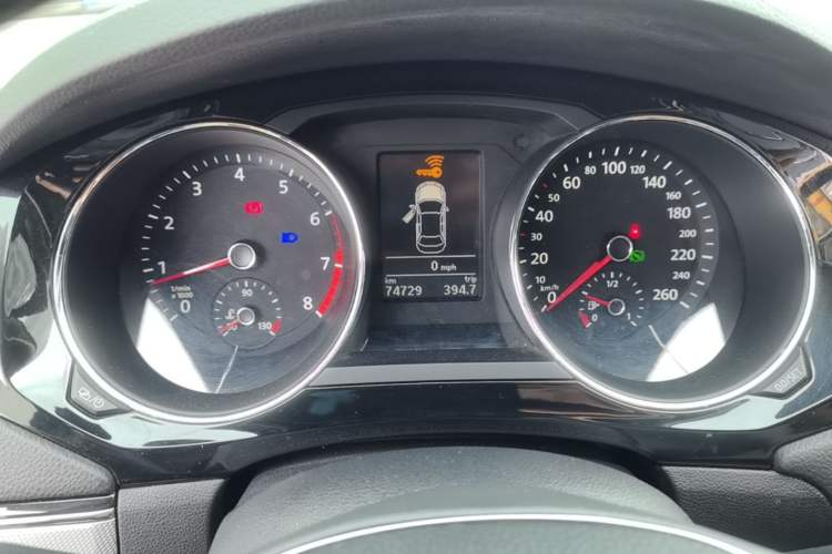 Used Volkswagen Sagitar 2018 280TSI DSG Comfort Model Instrument Cluster