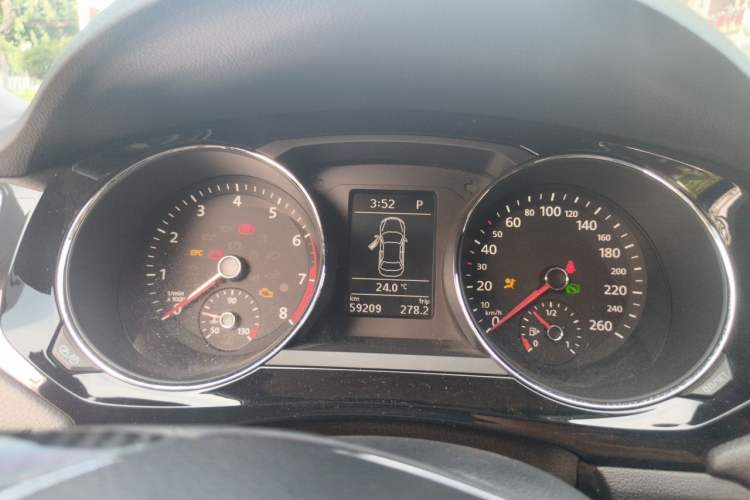Used Volkswagen Sagitar 2018 280TSI DSG Ignite Edition Instrument Cluster