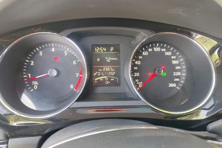 Used Volkswagen Sagitar 2018 1.6L Automatic Comfort Model Instrument Cluster