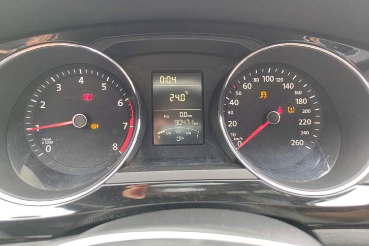 Used Volkswagen Sagitar 2018 1.6L Manual Comfort Model Instrument Cluster