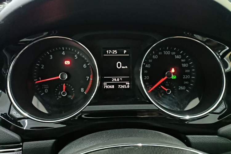 Used Volkswagen Sagitar 2018 280TSI DSG Comfort Model Instrument Cluster
