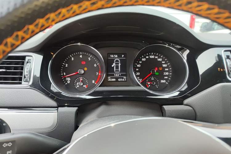 Used Volkswagen Sagitar 2018 180TSI DSG Prestige Edition Instrument Cluster