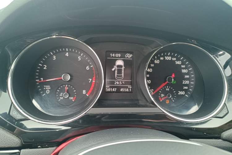 Used Volkswagen Sagitar 2018 280TSI DSG Ignite Edition Instrument Cluster