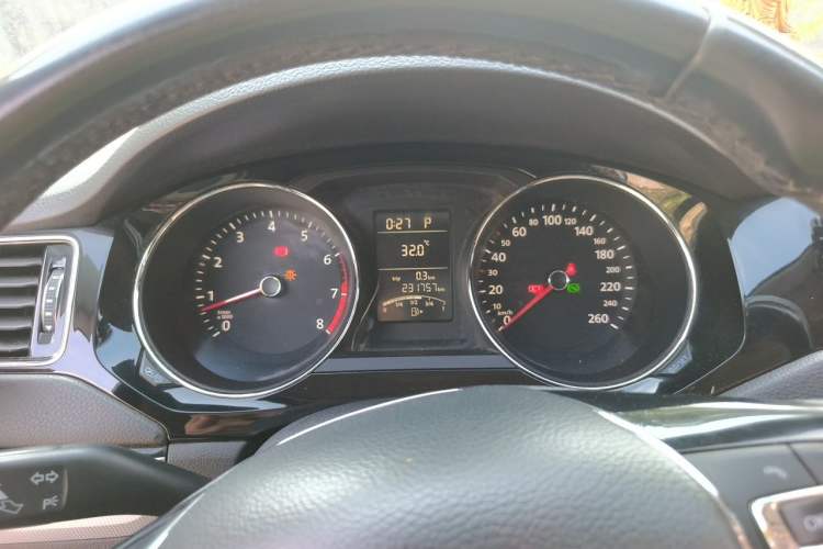 Used Volkswagen Sagitar 2018 1.6L Automatic Comfort Model Instrument Cluster