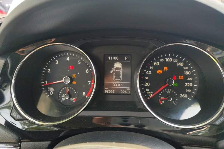 Used Volkswagen Sagitar 2018 180TSI DSG Prestige Edition Instrument Cluster