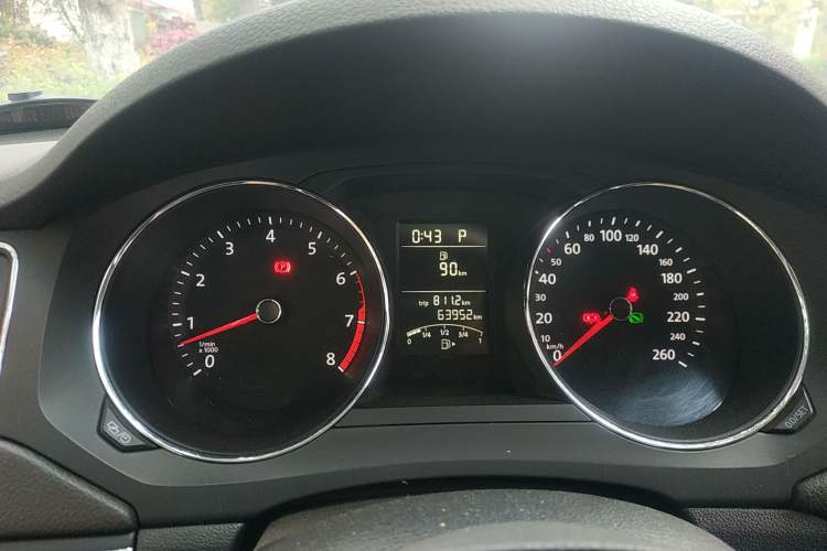 Used Volkswagen Sagitar 2018 1.6L Automatic Fashion Model Instrument Cluster
