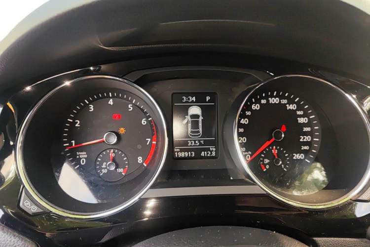 Used Volkswagen Sagitar 2018 280TSI DSG Comfort Model Instrument Cluster