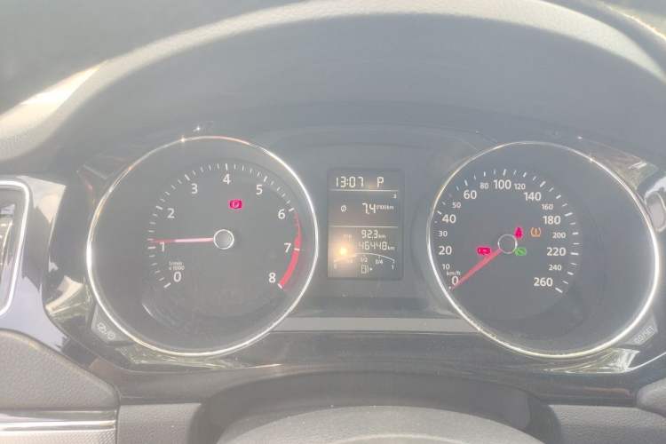 Used Volkswagen Sagitar 2018 1.6L Automatic Comfort Model Instrument Cluster