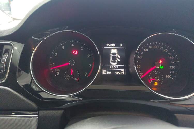 Used Volkswagen Sagitar 2018 280TSI DSG Ignite Edition Instrument Cluster