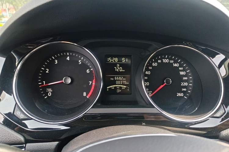 Used Volkswagen Sagitar 2018 1.6L Automatic Comfort Model Instrument Cluster
