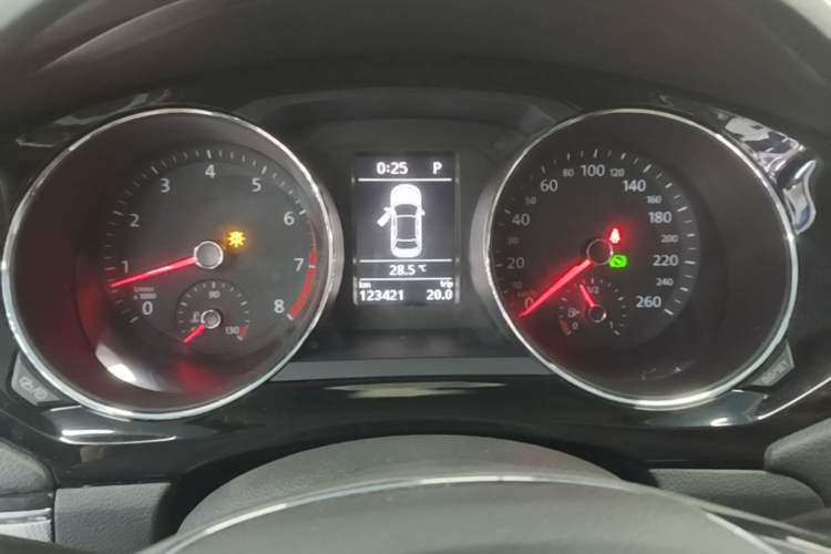 Used Volkswagen Sagitar 2018 280TSI DSG Ignite Edition Instrument Cluster