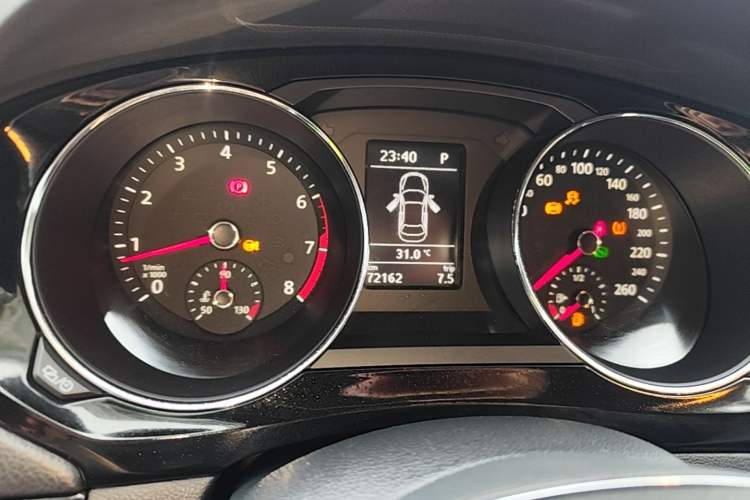 Used Volkswagen Sagitar 2018 280TSI DSG Ignite Edition Instrument Cluster