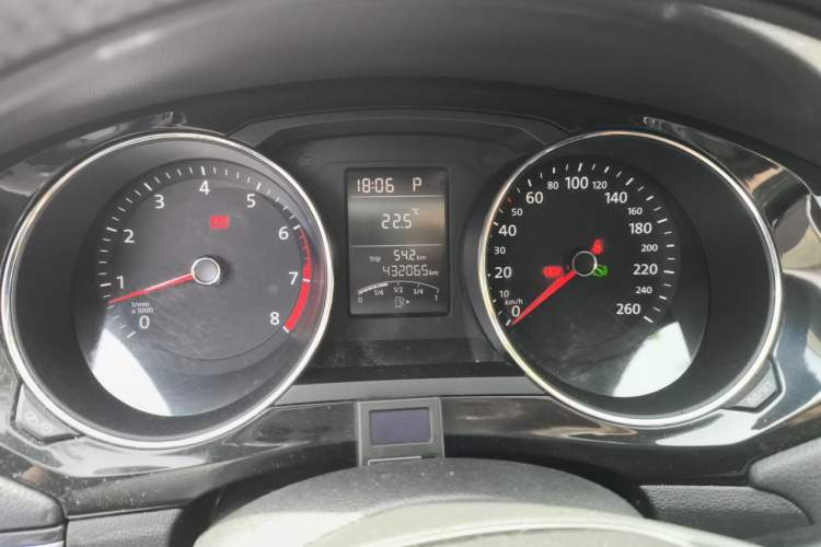 Used Volkswagen Sagitar 2018 1.6L Automatic Comfort Model Instrument Cluster